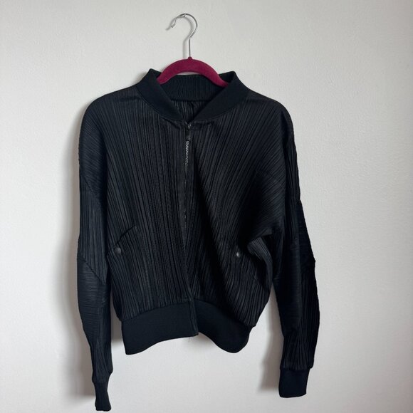 Issey Miyake 2000s Pleats Please Black Bomber - Picture 2 of 6